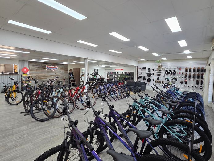 long-standing-successful-bicycle-retailer-service-centre-0