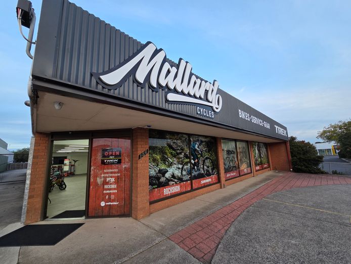 long-standing-successful-bicycle-retailer-service-centre-6