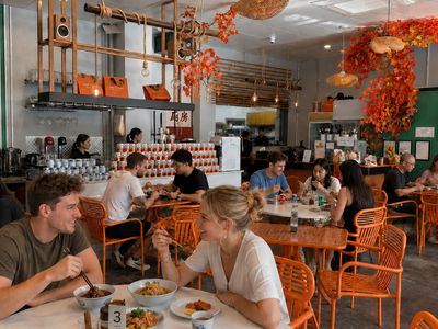 this-thriving-malaysian-cafe-street-food-business-is-ready-for-you-5