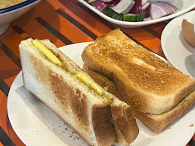 this-thriving-malaysian-cafe-street-food-business-is-ready-for-you-3