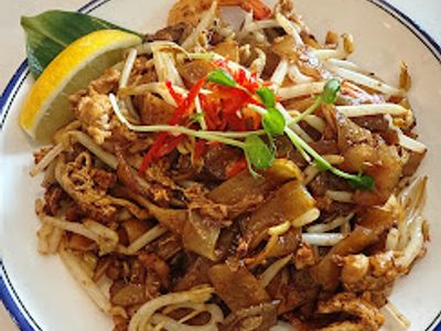 this-thriving-malaysian-cafe-street-food-business-is-ready-for-you-2