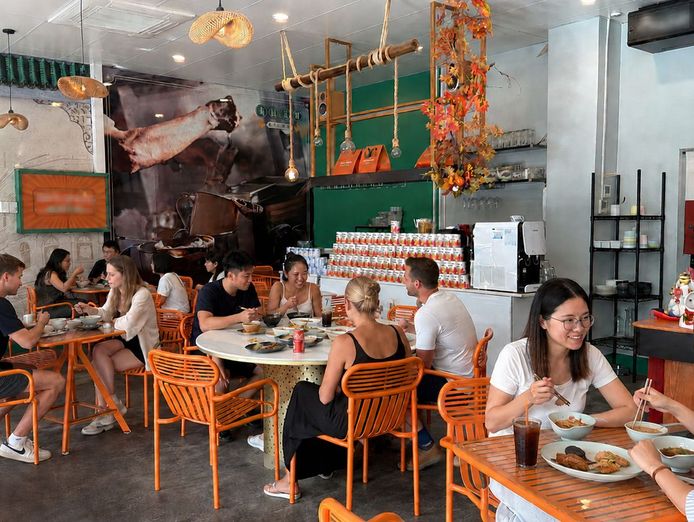 this-thriving-malaysian-cafe-street-food-business-is-ready-for-you-4