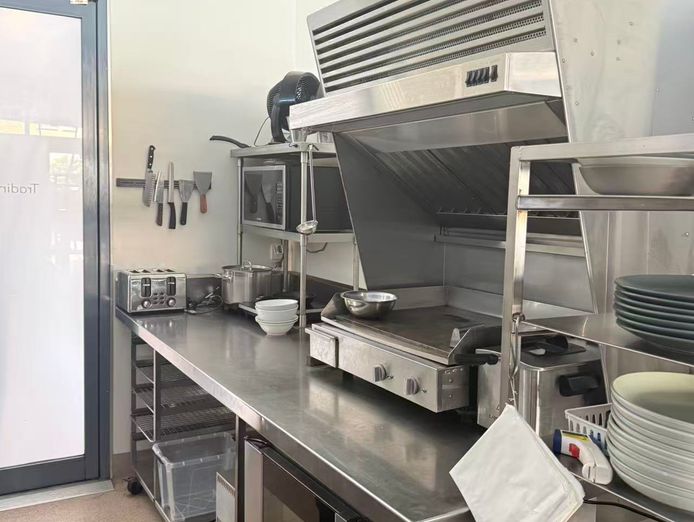 cafe-restaurant-in-caloundra-for-sale-1