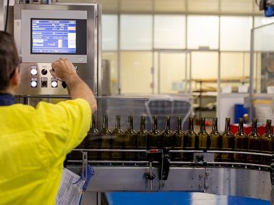 established-wine-and-beverage-packaging-logistics-business-3
