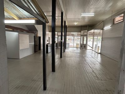 renovators-dream-with-updated-living-quarters-1
