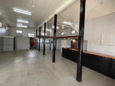 renovators-dream-with-updated-living-quarters-2