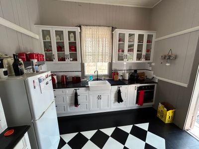 renovators-dream-with-updated-living-quarters-6