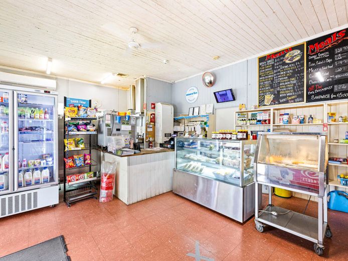 general-store-with-fuel-and-freehold-3