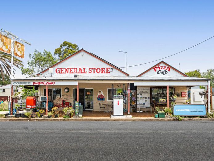 general-store-with-fuel-and-freehold-0