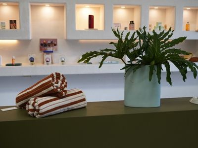 health-wellness-studio-infrared-saunas-ice-baths-onsite-therapists-more-3