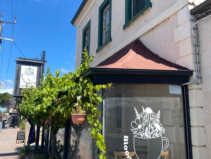1-rated-cafe-in-normanville-for-sale-0