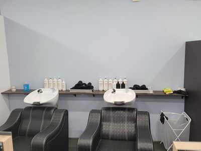 fully-equipped-hair-salon-business-for-sale-1