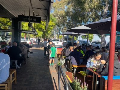 high-performing-vietnamese-banh-mi-shop-only-trading-24-hours-weekly-7