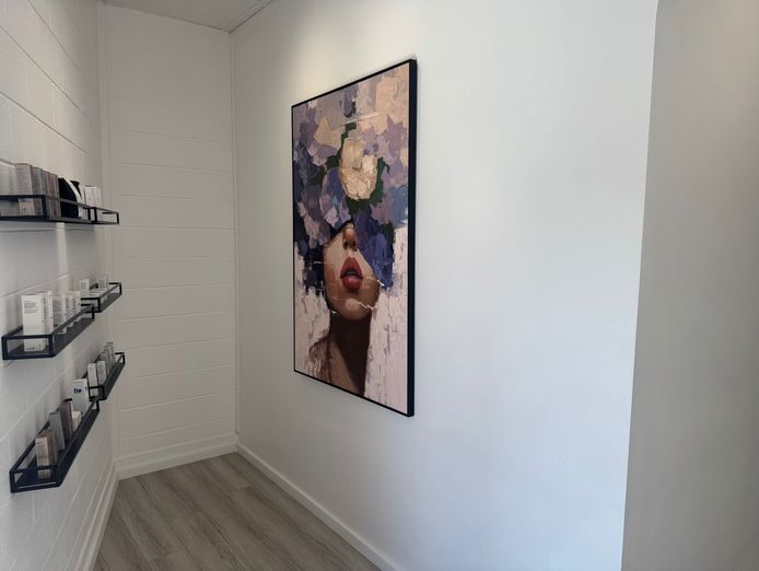 turnkey-beauty-skin-clinic-liverpool-cbd-5-treatment-rooms-low-rent-2