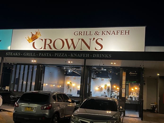 crowns-grill-knafeh-0