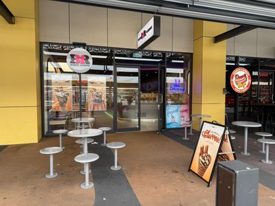 baskin-robbins-ice-cream-shop-for-sale-2