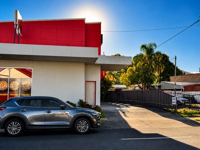 pizza-jet-drive-thru-1