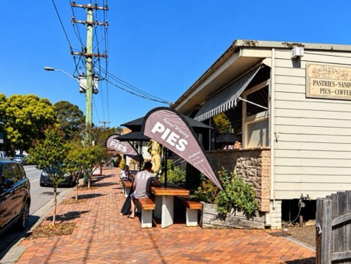 award-winning-kangaroo-valley-pie-shop-170-000-profit-2