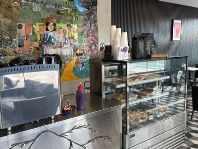 profitable-burger-cafe-restaurant-in-prime-brunswick-east-corner-shop-3