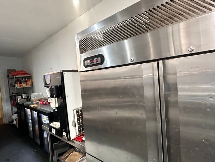 profitable-burger-pasta-restaurant-in-prime-brunswick-east-corner-shop-6