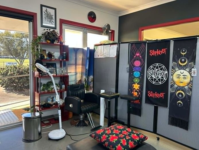 established-tattoo-piercing-studio-for-sale-walk-in-ready-7