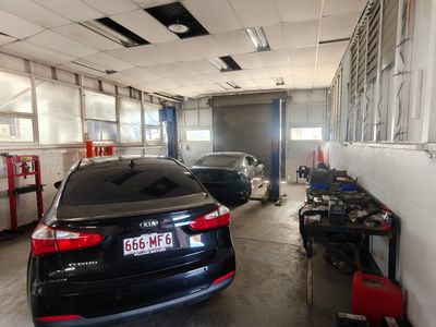 rocklea-mechanic-smash-repair-workshop-for-sale-2