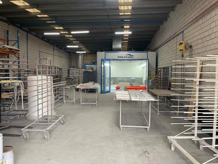 spraypainting-business-panel-shop-0