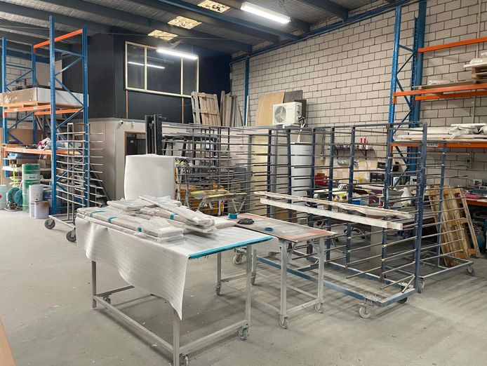 spraypainting-business-panel-shop-1