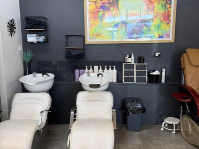 hairdressing-salon-for-sale-2