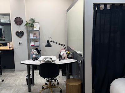 hairdressing-salon-for-sale-1