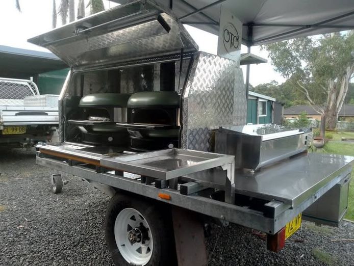 pizza-trailer-business-serious-dough-1
