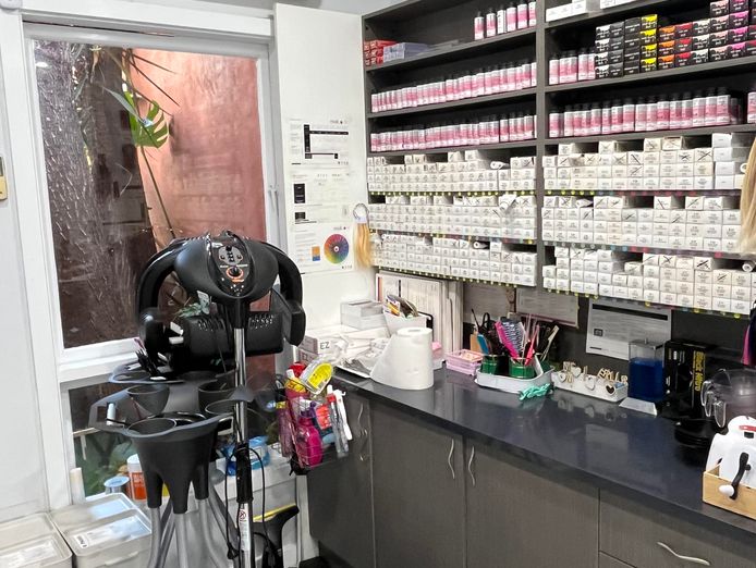 north-melbourne-hair-and-beauty-salon-with-expansion-options-9