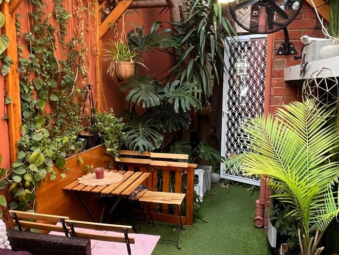 north-melbourne-hair-and-beauty-salon-with-expansion-options-5