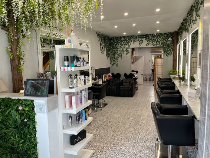 north-melbourne-hair-and-beauty-salon-with-expansion-options-2