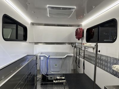 mobile-dog-grooming-trailer-for-lease-fully-equipped-branding-leads-0