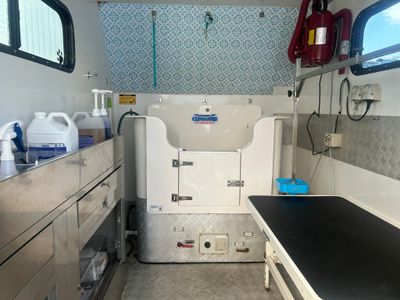 mobile-dog-grooming-trailer-for-sale-or-lease-fully-equipped-leads-2