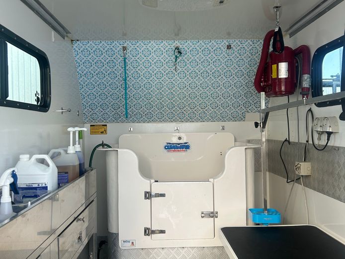 mobile-dog-grooming-trailer-for-sale-or-lease-fully-equipped-leads-3