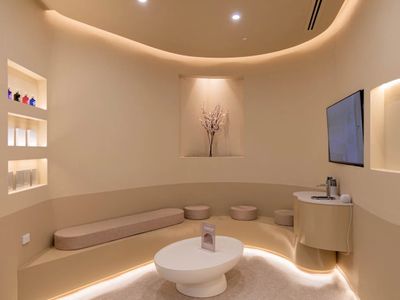 premium-skin-clinic-for-sale-1m-fit-out-shopping-centre-turn-key-business-2