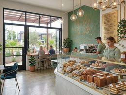 Patisserie with growing sales and strong production space