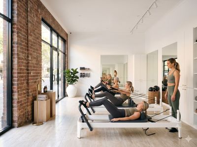 pilates-studio-premium-brisbane-reformer-mat-pilates-fitness-studio-0