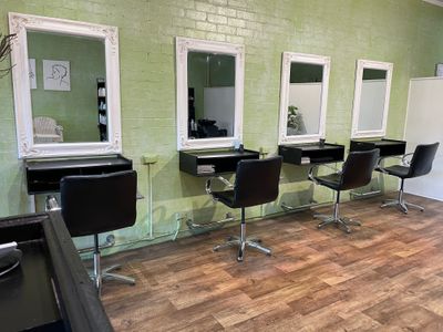 stylish-salon-with-strong-reputation-now-on-the-market-6