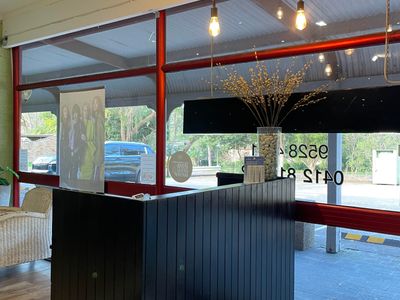 stylish-salon-with-strong-reputation-now-on-the-market-3