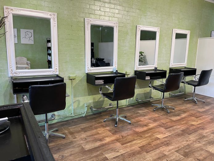 stylish-salon-with-strong-reputation-now-on-the-market-6
