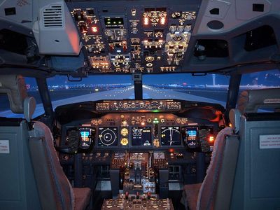 established-boeing-737-simulator-pilot-training-business-0