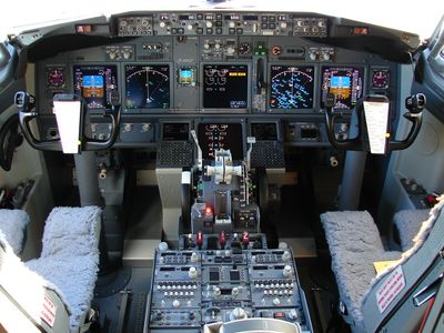 established-boeing-737-simulator-pilot-training-business-3