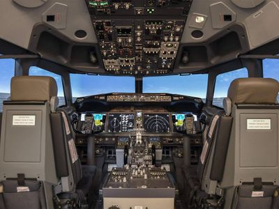 established-boeing-737-simulator-pilot-training-business-1