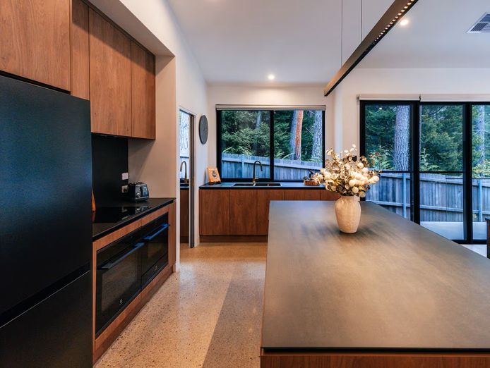 established-blue-mountains-short-term-rental-accommodation-management-business-6