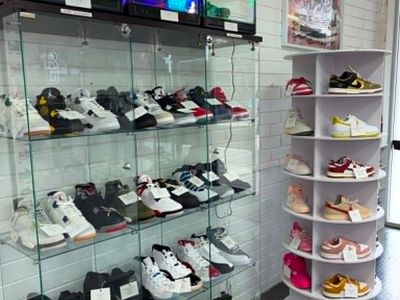 deadstock-sneaker-reseller-store-5