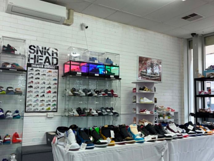 deadstock-sneaker-reseller-store-2