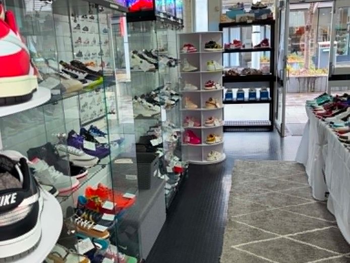 deadstock-sneaker-reseller-store-7
